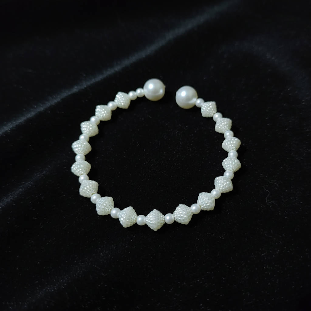 Elegant Pearl Beaded Bracelet – Lightweight 4.5g Premium Handcrafted Accessory